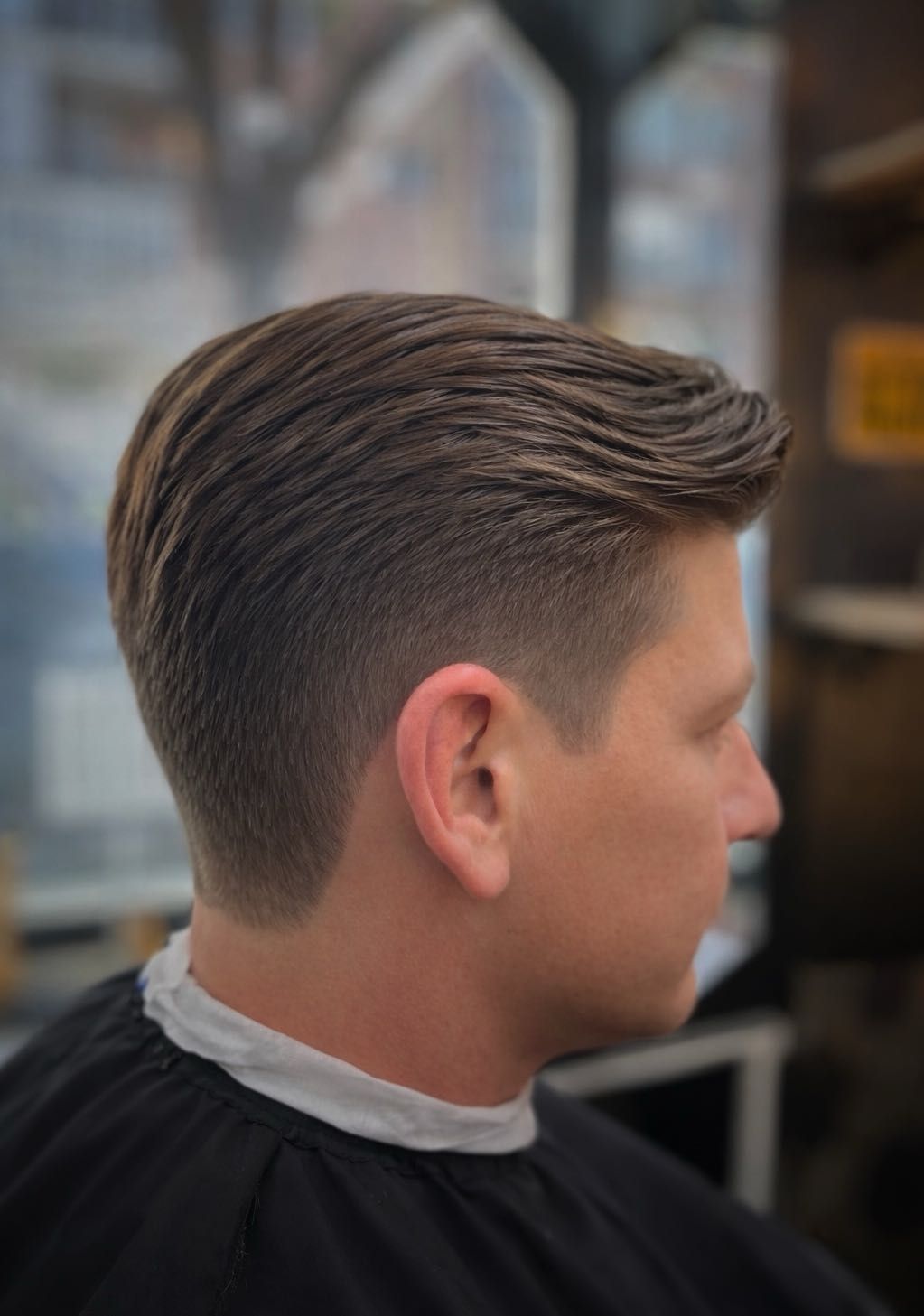Barba perfilada a navaja
